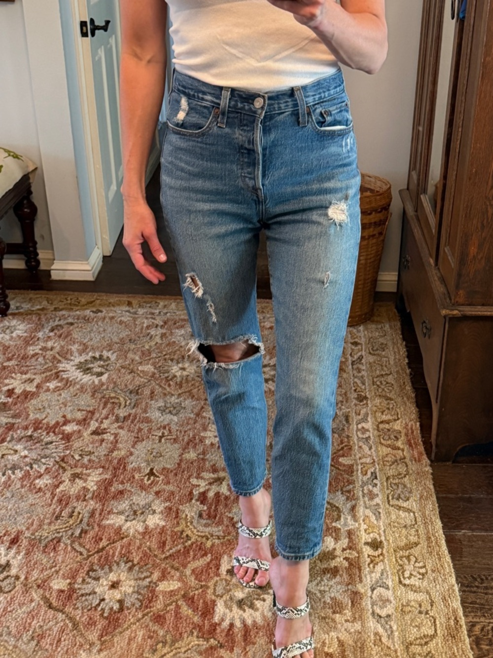 Blue Levies Wedgie Distressed Women’s Jeans